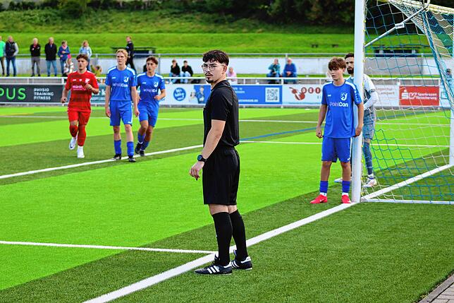 Bild 12: A-Junioren der SG Wutachtal gewinnen 8:1 beim FC Erzingen – und wir haben Fotos!