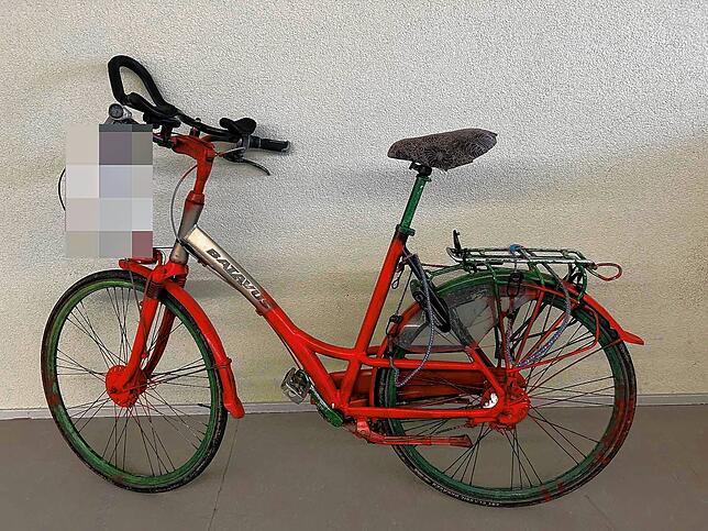 Dieses Fahrrad hat der Täter zurückgelassen.