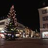 Villingens Weihnachtsbäume leuchten klimanneutral und damit vor allem zu sehr niedrigen Stromkosten. Das kann jeder bei sich zuhause man ...