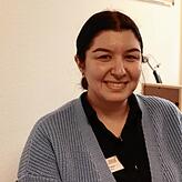 Özge Poyraz, Verwaltungsmitarbeiterin der Klinik am Vogelsang, stellte sich für das Gespräch als Dolmetscherin zur Verfügung.