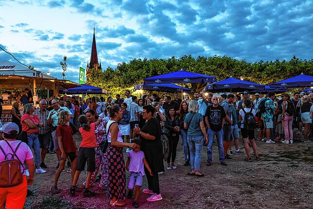 Bild 21: Bilder vom Hausherrenfest am Abend und dem Feuerwerk