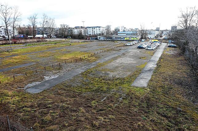 Hier sollen rund 200 geförderte Mietwohnungen entstehen: Die Wobak hat die südwestliche Ecke des früheren Siemens-Areals, eingerahmt von ...