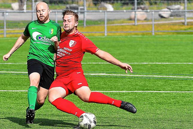 Bild 3: SV Herten setzt sich mit 3:1 gegen den weiter punktlosen FC Schlüchttal durch &ndash; und wir haben die Bilder!