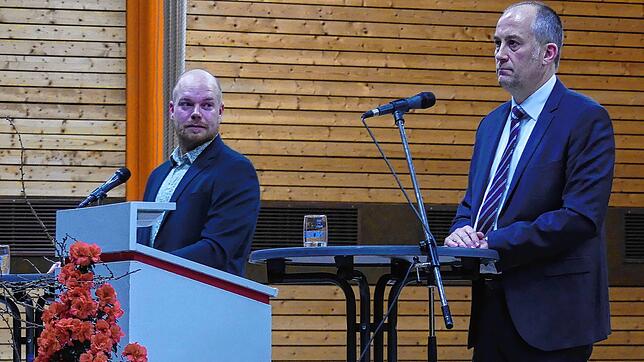 Lukas Graf (von links) und Maik Lehn stellen sich den Fragen des Wahlvolks.