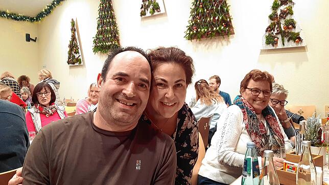 Begeistert vom Stück und der schauspielerischen Leistung: Ingo Hirt und Sandra Kleinhans aus Leimbach