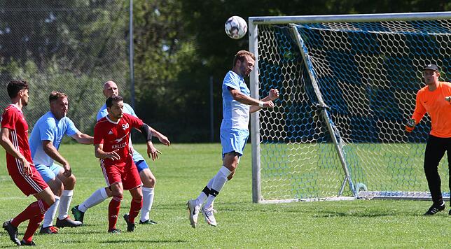 Bild 12: SV Jestetten setzt sich im Pokal-Derby mit 4:2 bei der SG Lottstetten/Altenburg durch