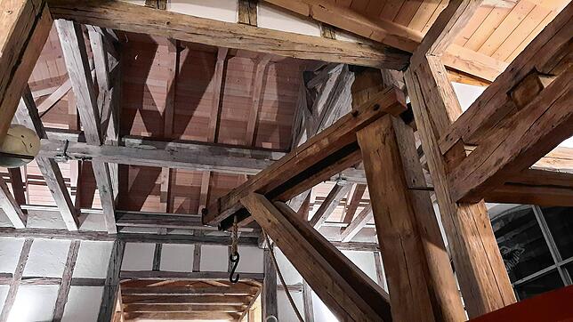 Der alte Ladekran im Zollhaus.