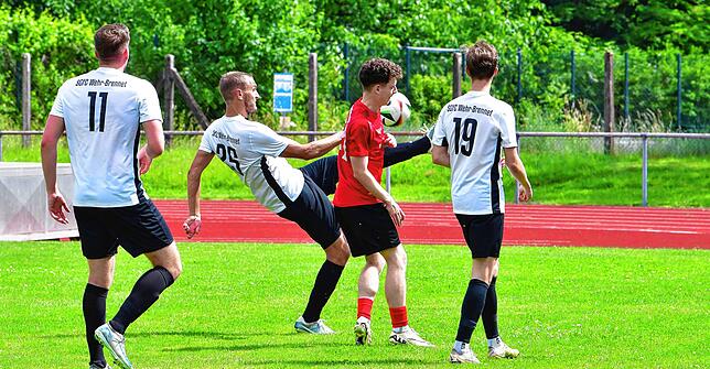 Bild 1: SG FC Wehr/Brennet spielt nur 1:1 gegen FC Hochrhein – und wir haben Fotos!