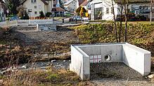 Die Sockel der Schlüchtbrücke stehen schon seit vergangenem Jahr. Der Rest soll bis zum Sommer folgen.