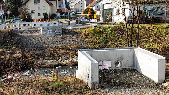 Die Sockel der Schlüchtbrücke stehen schon seit vergangenem Jahr. Der Rest soll bis zum Sommer folgen.