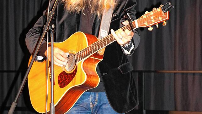 Jamey Garner bei seinem Auftritt in der Bonndorfer Stadthalle. Bild: Martha Weishaar