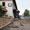 Im Juli 2016 lief der Abriss des Hotels Paradies. Auf diesem Bild sind Eingang und Terrasse zu sehen. Der Abrissbereich war nach rechts ...