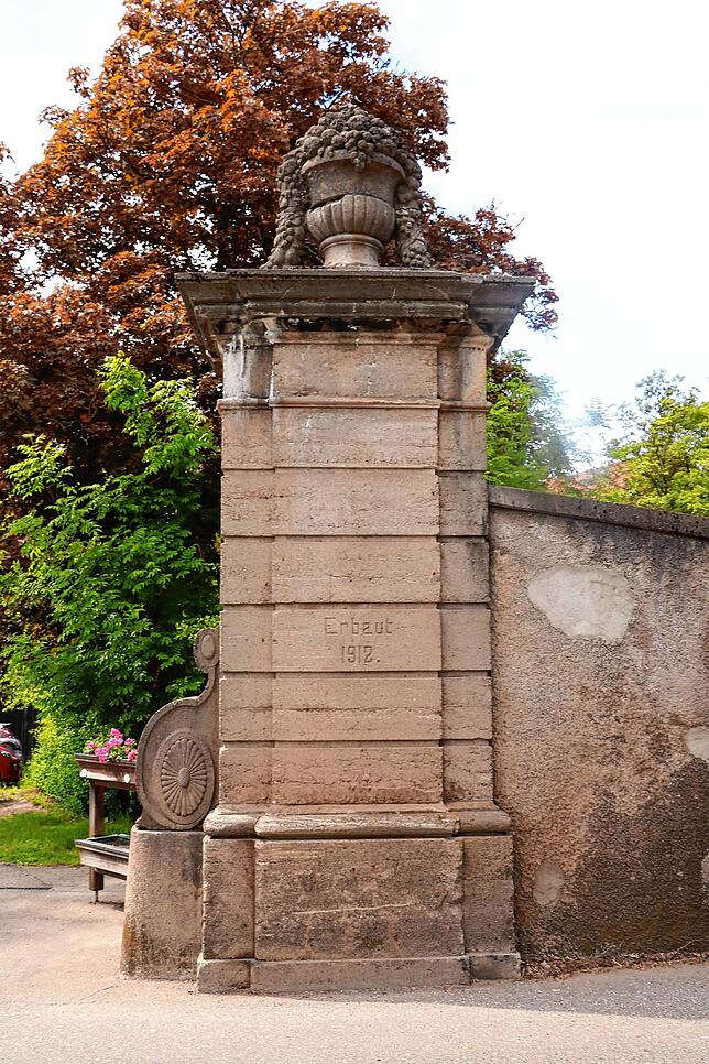 Die im Jugendstil gehaltenen Stelen der Wolterdinger Brücke sollen sich auch in der Planung der neuen Brücke wiederfinden.