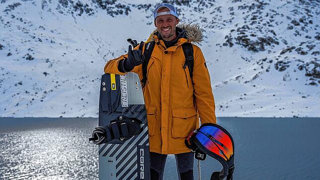 Ben Beholz aus Horn ist von Beruf Surflehrer und startet mit Erklärvideos und spektakulären Surf-Aufnahmen im Internet als Influencer ...