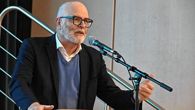 Bürgermeister Rainer Stolz findet klare Worte zum Thema Krieg. (Archivbild)
