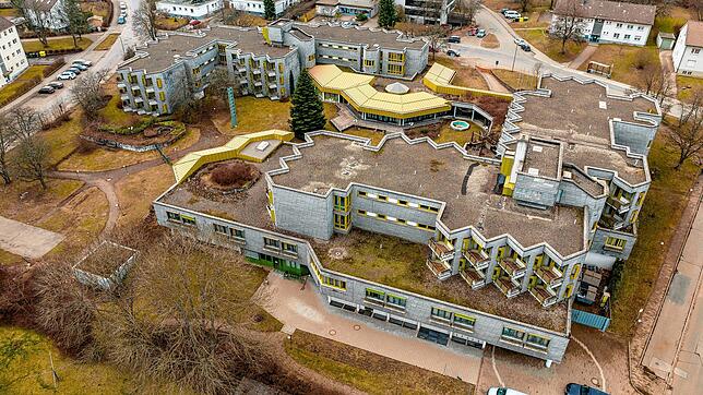 Blick von oben auf den Gebäudekomplex des Heilig-Geist-Spitals in den Villinger Erbsenlachen. Hier sollen über 400 Kriegsflüchtlinge aus ...