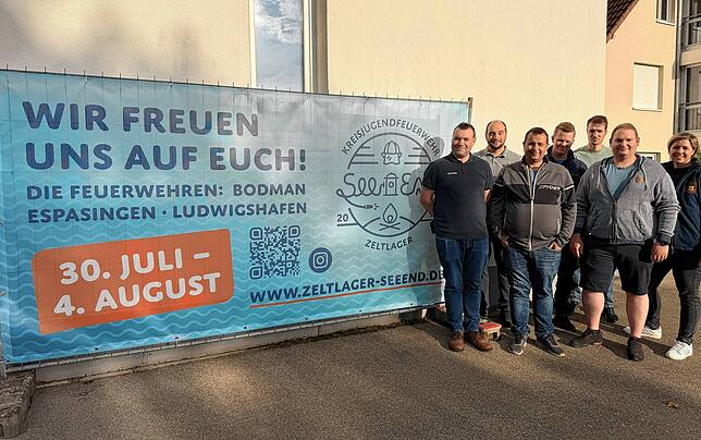 Gruppenbild der Teamleiter der Organisations-Gruppe für das Kreisjugendfeuerwehrzeltlager SeeEnd 2025: Frank Renner, Julian Schmitt, ...
