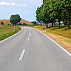 Auf dieser Straße von Überlingen nach Nesselwangen soll ein Autofahrer im Dezember vorigen Jahres mit Tempo 180 unterwegs gewesen sein.