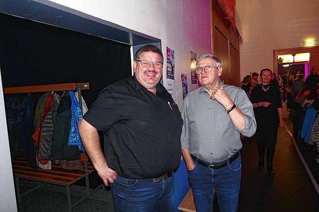 Bild 26: Buäbä & Maidli begeistern während dem 24. Showkonzert der Feuerwehrkapelle Pfohren das Publikum