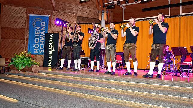 Die Band „Viera Blech“ begeisterte das Publikum in Höchenschwand. Foto: Stefan Pichler