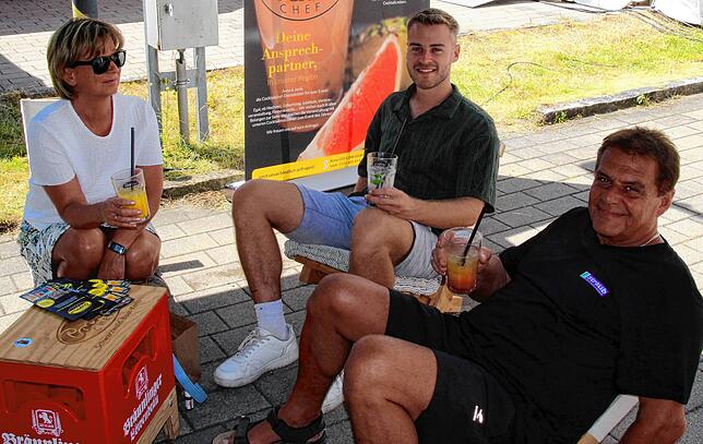 Bild 24: Die Firma Straub in Bräunlingen feiert Riesenjubiläumsfest: Die Stimmung ist grandios.