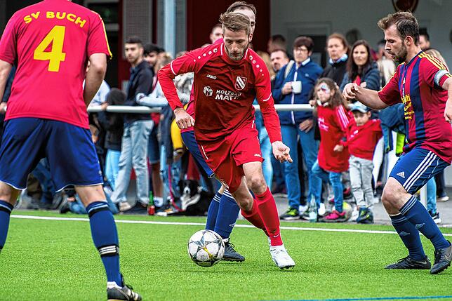 Bild 8: FC Bergalingen feiert den Titel durch einen 3:2-Sieg gegen den SV Buch II &ndash; und wir haben Bilder!