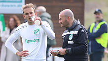 Donaueschingens Coach Benjamin Gallmann (rechts) und sein Co-Trainer Jonas Schwer stecken mit dem DJK-Team in einer prekären Situation.
