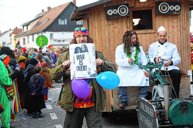 Bild 18: So bunt war der große Umzug beim Seenarrentreffen in Allensbach 2024 &ndash; Teil 2