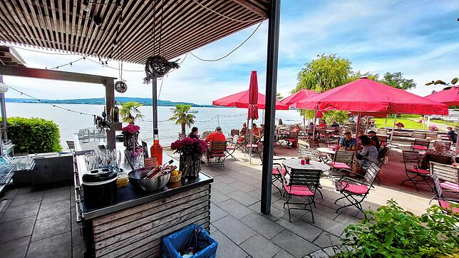 Zahlreiche Einheimische verbringen hier gerne ein paar Stunden Urlaub – die Sandseele auf der Insel Reichenau.