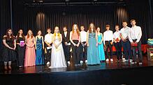 Zahlreiche Ehrungen und Auszeichnungen gibt es für die 78 Schüler des Löffinger Schulvberbunds. Den Stadtpreis bekommen die drei ...