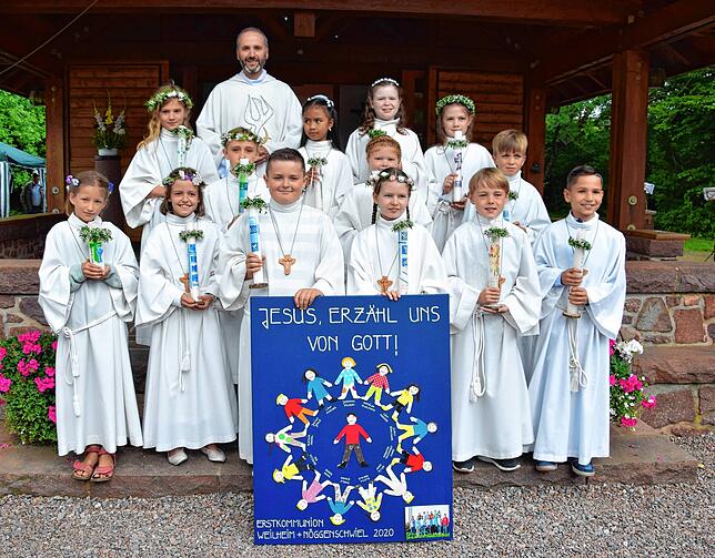 Weilheim und Nöggenschwiel: 13 Kinder aus den Pfarreien St. Peter und Paul Weilheim und St. Stephanus Nöggenschwiel haben ihre ...