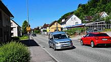 Unauffällig ist die Unfallstatistik. Hier ein Bild vom Verkehr auf der Bundesstraße B¦34, die mitten durch die Gemeinde Schwörstadt ...