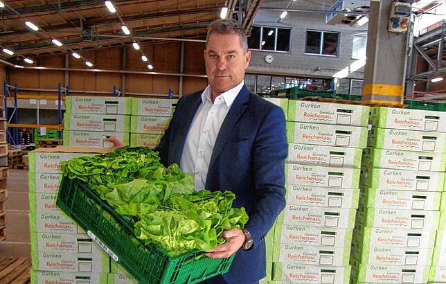 Geschäftsführer Johannes Bliestle erklärt, die Gemüse-Genossenschaft habe in den vergangenen zwei Wochen eine halbe Million Salatköpfe ...