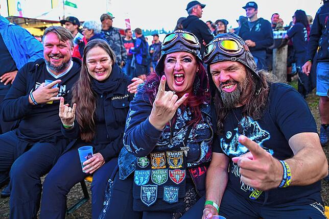 Bild 14: Bilder vom Metalacker: &bdquo;Rage&ldquo; versetzt die Fans der härteren Musik-Gangart in Begeisterung