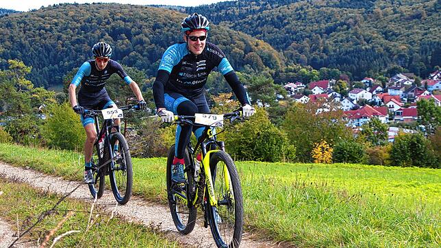 Auf Tour: Der Bad Säckinger Mark Jagenow (vorn) bei der Albgold-Trophy vor Teamkollege David Klaiss.