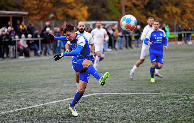 Abschluss: Paulo Da Silva Harrabi in Aktion für den FC Radolfzell.