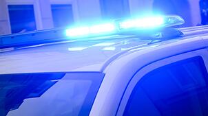 Ein Junggesellenabschied hat einen Polizeieinsatz ausgelöst.(Symbolbild)