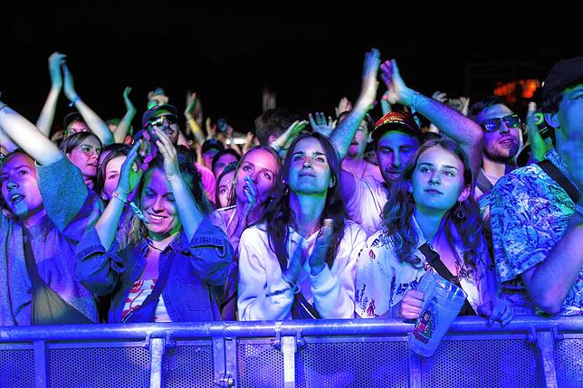 Bild 32: Campus Festival 2024 - Bilder von Juli, Juju und ihren Fans