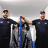 Alex Landsmann (links) und Patrick Mauch sind die Equipment Manager der Schwenninger Wild Wings. Sie kümmern sich, wie hier, unter ...