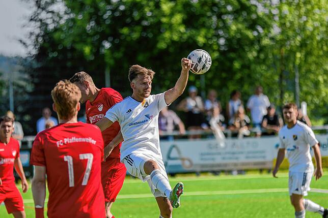 Bild 6: SV 08 Laufenburg siegt 5:2 im ersten Relegationsspiel beim FC Pfaffenweiler – wir haben Fotos!