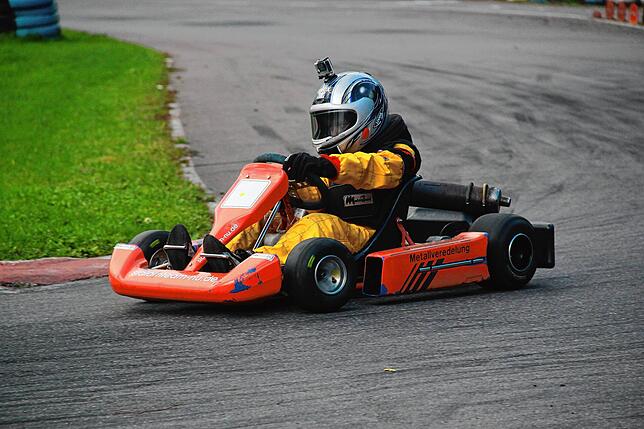 So fing alles an. Marc Rettenberger saß schon als kleiner Junge am Lenkrad, damals noch auf einem Gokart.