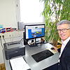 Der neue Imagefilm der Gemeinde wurde 2019 fertig. Bürgermeister Frank Amann hat ihn auf seinem Computer.