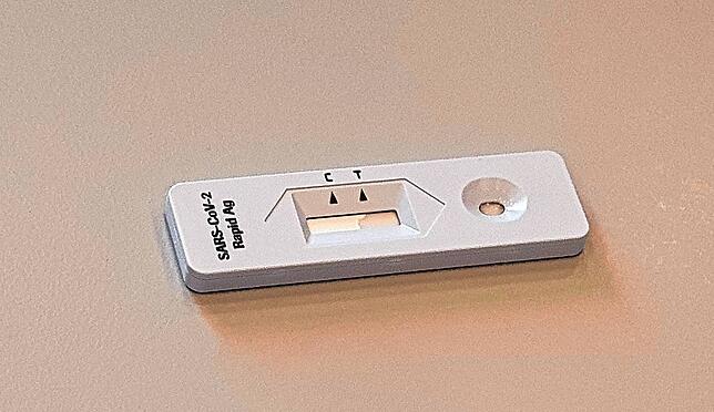 Bild 7: Lörracher Kliniken testen Mitarbeiter: So funktioniert der Corona-Schnelltest