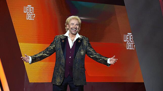 Thomas Gottschalk liebt den großen Auftritt &ndash; und den Applaus des Publikums. Beides gibt&lsquo;s für ihn bei &bdquo;Wetten, dass ...