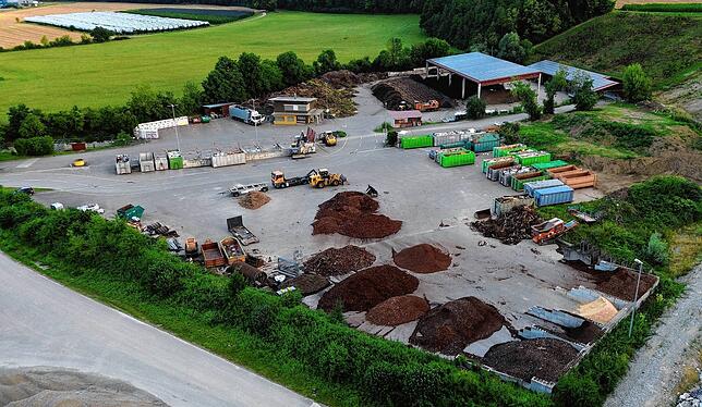 Der Recyclinghof in Ettikon von oben.