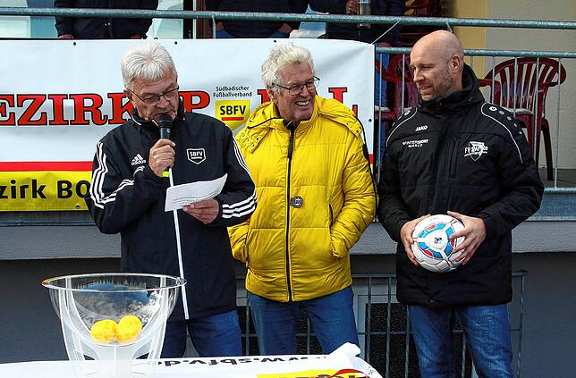 Bild 23: Remis im Duell Walbertsweiler-Rengetsweiler mit FC Öhningen-Gaienhofen. Wir haben die besten Bilder!