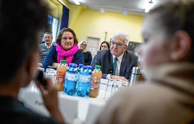 Winfried Kretschmann (Bündnis 90/Die Grünen), Ministerpräsident von Baden-Württemberg, und Theresa Schopper (Bündnis 90/Die Grünen), ...