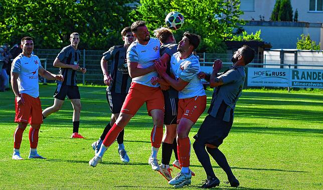 Bild 29: SV Jestetten gewinnt Kellerderby mit 2:1 gegen den FC Hochrhein – und wir haben Fotos!