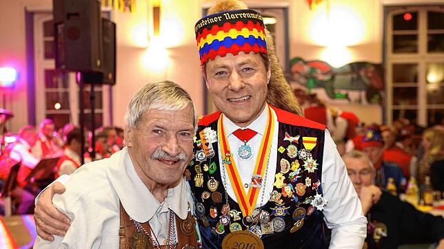 Bild 4: Rattlinger-Chef Holger Reutemann ist Ehrengerstensafter 2023 &ndash; so lief der Bieranstich (2)