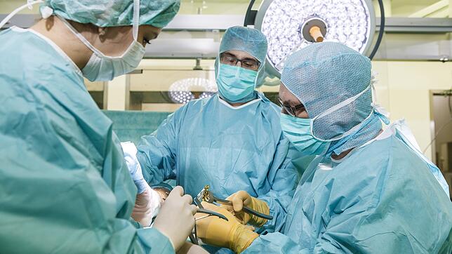 Die Kreiskliniken investieren weiterhin in ihre alte OP-Infrastruktur, 2018 vor allem in Rheinfelden. Bild: Foto & Design Gröber GmbH & ...